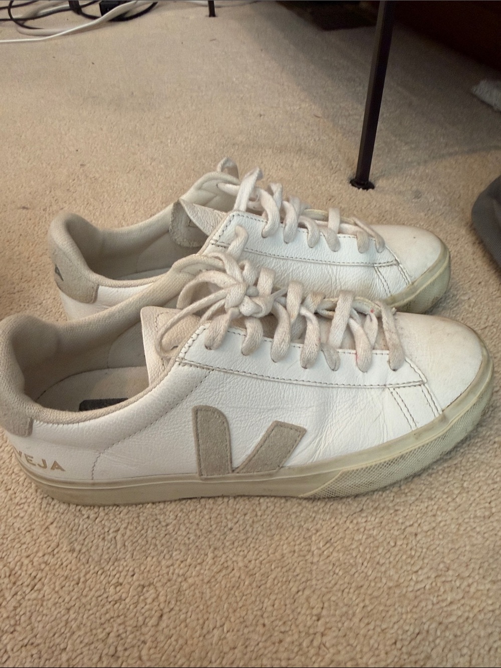 Veja sneakers sz 38 sz 7 US white gently worn